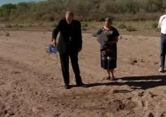 Albuquerque archbishop blesses dry Rio Grande