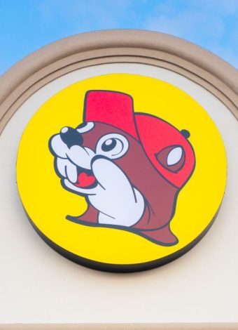 Buc-ee’s wins $850K settlement against North Charleston apparel company