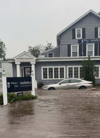 Connecticut floods strand drivers, halt trains along I-95 (58)