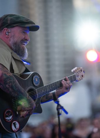 Ford sets Veterans Day race and concert at Daytona