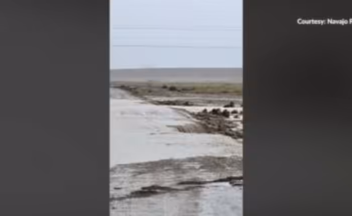 Sinkhole closes US 70 in Hidalgo County