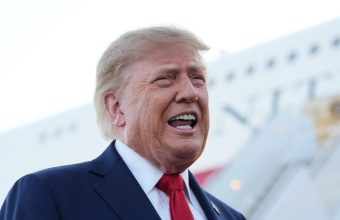 Trump blames Fed board for rate hike, praises Warsh