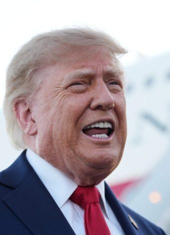 Trump blames Fed board for rate hike, praises Warsh
